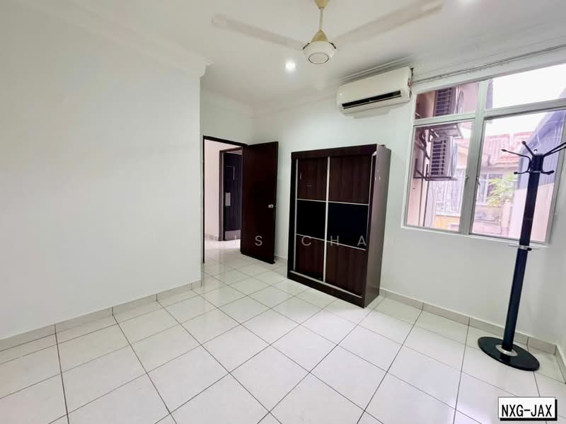 Semi-Detached House for Sale in Taman Aman Perdana (Kapar) - Louis Chan - PropertyGuru.com.my
