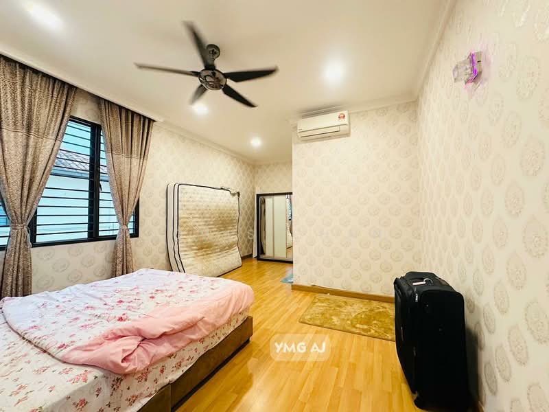 Bungalow for Sale in Taman Aman Perdana (Kapar) - Louis Chan - Bedroom - PropertyGuru.com.my