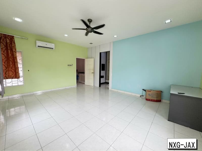 Semi-Detached House for Sale in Taman Aman Perdana (Kapar) - Louis Chan - Living Room - PropertyGuru.com.my