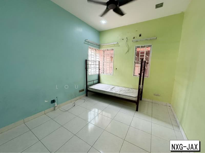 Semi-Detached House for Sale in Taman Aman Perdana (Kapar) - Louis Chan - Bedroom - PropertyGuru.com.my