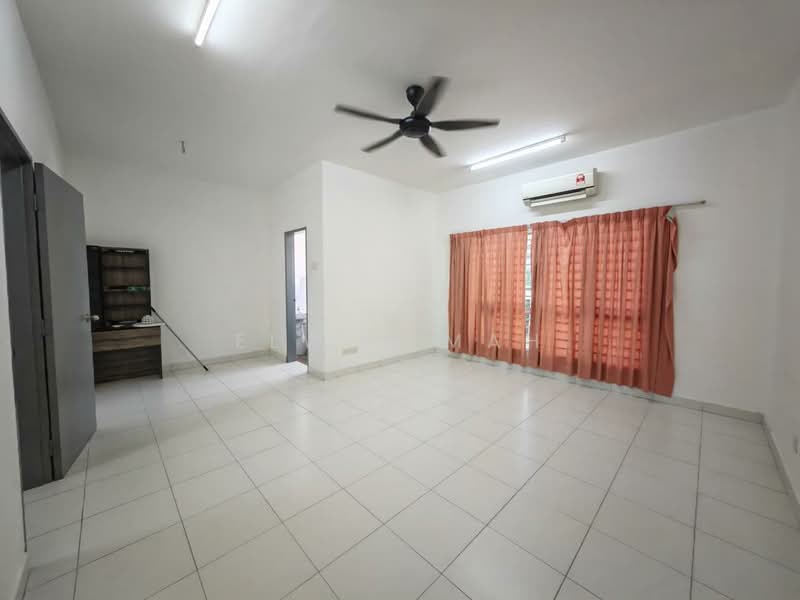 Rumah Teres 2 Tingkat untuk Dijual di Taman Sari Alamanda (Serendah) - Elwin Mah - Living Room - PropertyGuru.com.my