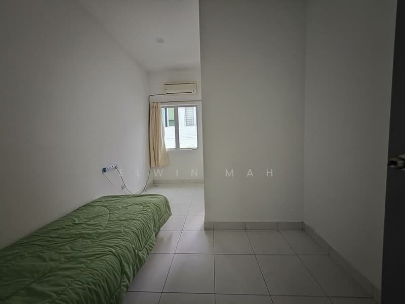 Rumah Teres 2 Tingkat untuk Dijual di Taman Sari Alamanda (Serendah) - Elwin Mah - Bedroom - PropertyGuru.com.my