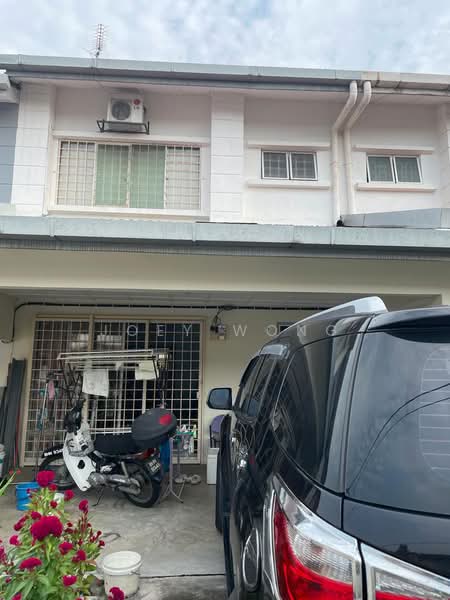 Rumah Teres untuk Dijual di Taman Pinggiran Putra (Seri Kembangan) - Joey Wong - Exterior - PropertyGuru.com.my