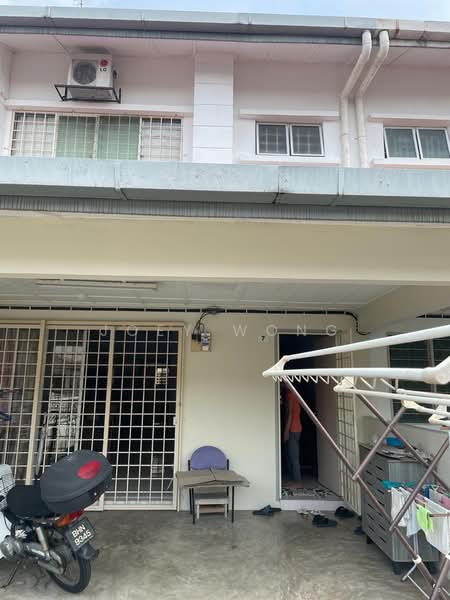 Rumah Teres untuk Dijual di Taman Pinggiran Putra (Seri Kembangan) - Joey Wong - Exterior - PropertyGuru.com.my