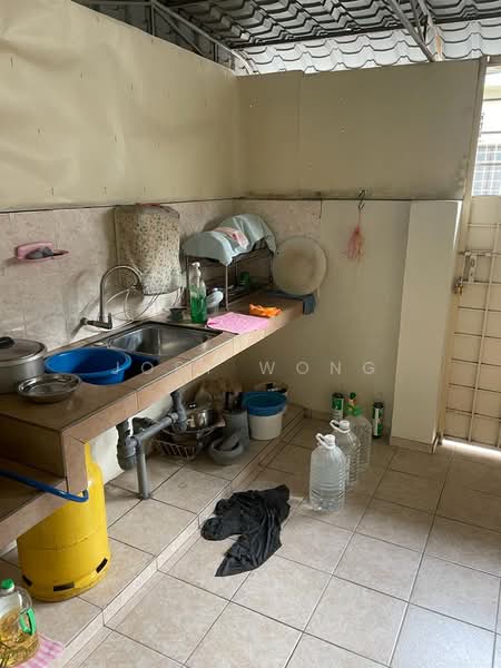 Rumah Teres untuk Dijual di Taman Pinggiran Putra (Seri Kembangan) - Joey Wong - Kitchen - PropertyGuru.com.my
