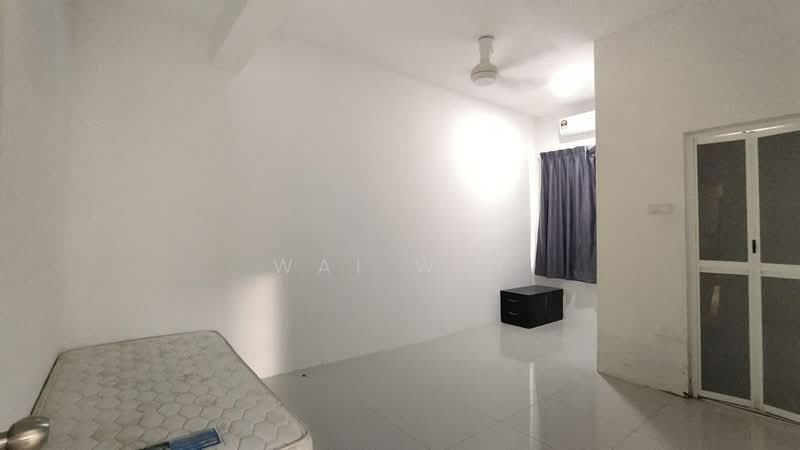 Rumah Teres 2 Tingkat untuk Dijual di Dengkil (Selangor) - Wai Wai - PropertyGuru.com.my