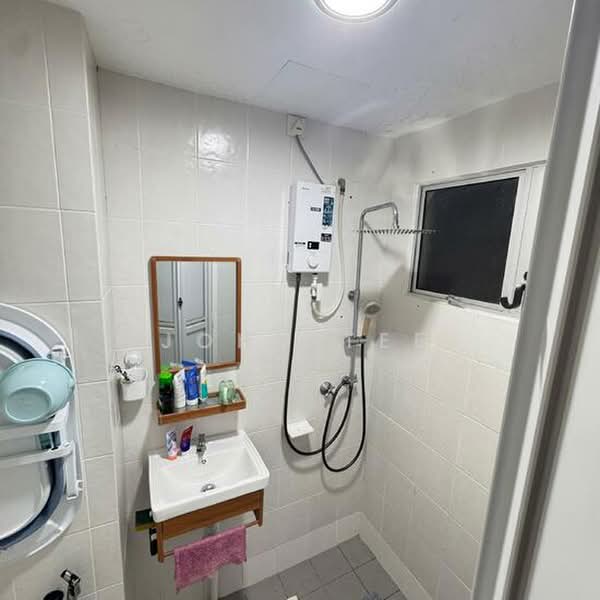 Pangsapuri untuk Dijual di Seri Pinang - John Tee - Bathroom - PropertyGuru.com.my