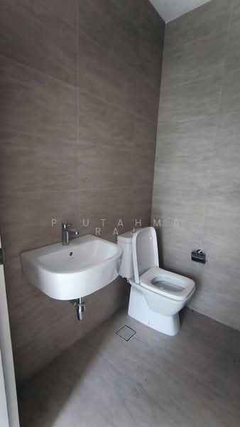 Semi-Detached House for Sale in Bandar Tropicana Aman (Telok Panglima Garang) - P Utahma Raj - PropertyGuru.com.my
