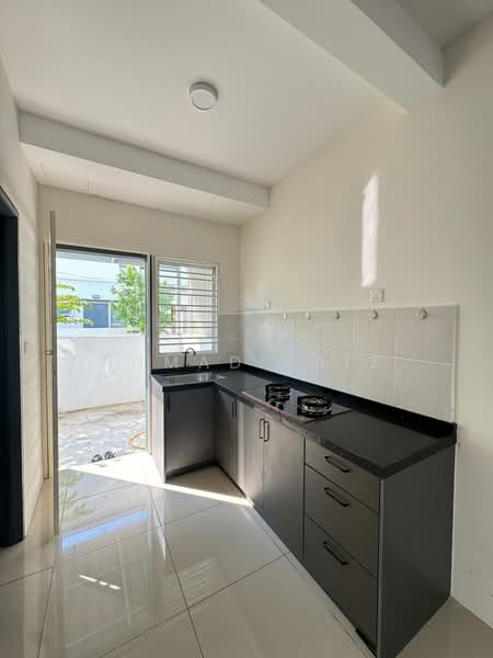 2-storey Terraced House for Rent in Cybersouth (Dengkil) - Ahmad Faiz - Kitchen - PropertyGuru.com.my