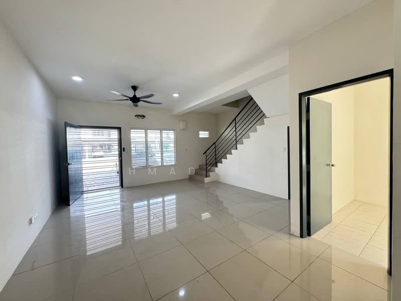 2-storey Terraced House for Rent in Cybersouth (Dengkil) - Ahmad Faiz - Living Room - PropertyGuru.com.my