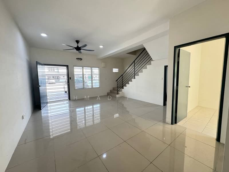 2-storey Terraced House for Rent in Cybersouth (Dengkil) - Ahmad Faiz - Living Room - PropertyGuru.com.my
