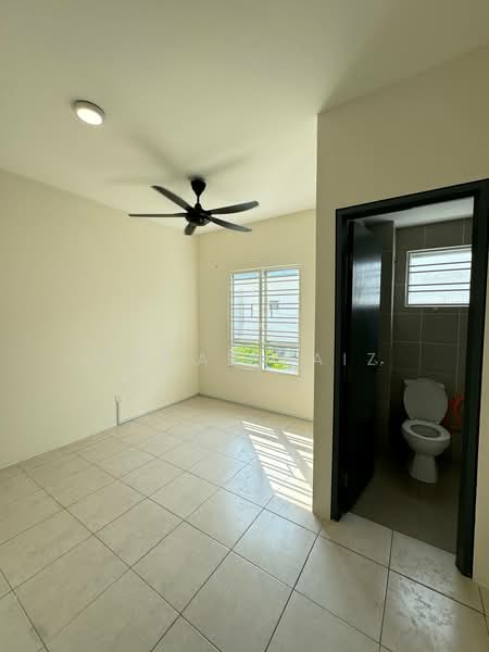 2-storey Terraced House for Rent in Cybersouth (Dengkil) - Ahmad Faiz - Bathroom - PropertyGuru.com.my