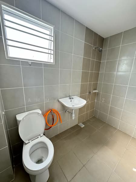 2-storey Terraced House for Rent in Cybersouth (Dengkil) - Ahmad Faiz - Bathroom - PropertyGuru.com.my