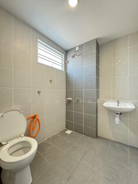 2-storey Terraced House for Rent in Cybersouth (Dengkil) - Ahmad Faiz - Bathroom - PropertyGuru.com.my