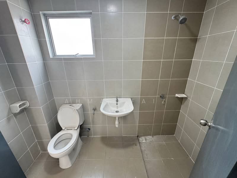 2-storey Terraced House for Rent in Cybersouth (Dengkil) - Ahmad Faiz - Bathroom - PropertyGuru.com.my