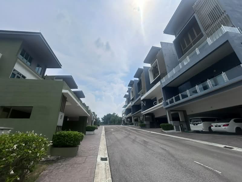 Rumah Teres untuk Dijual di Bandar Putra Permai (Seri Kembangan) - Jaze Ong - Exterior - PropertyGuru.com.my