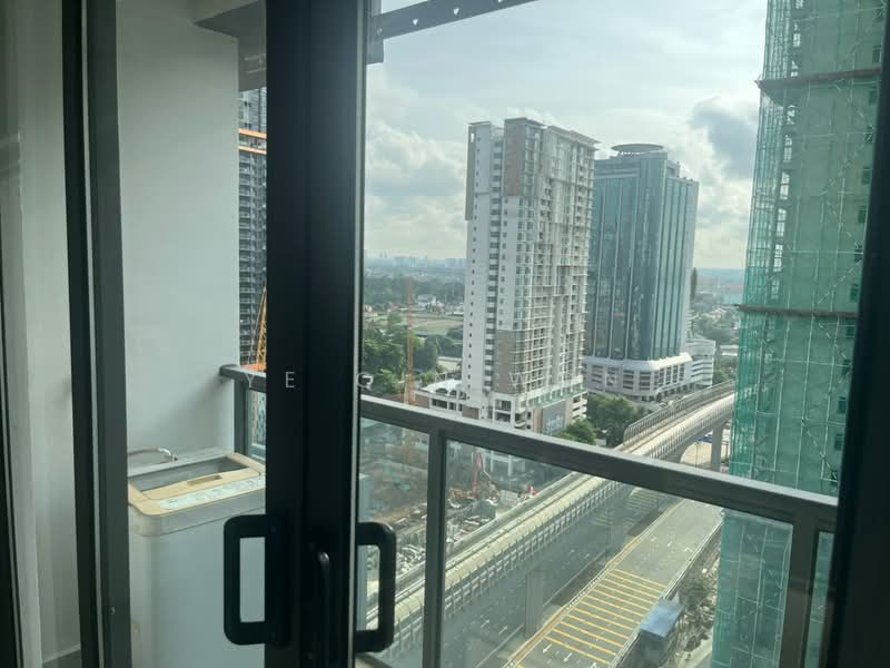 Kediaman Servis untuk Disewa di R&F Princess Cove Phase 1 - Ye Qin Won - Balcony - PropertyGuru.com.my