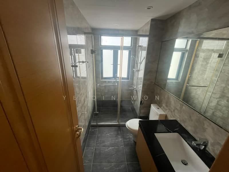 Kediaman Servis untuk Disewa di R&F Princess Cove Phase 1 - Ye Qin Won - Bathroom - PropertyGuru.com.my