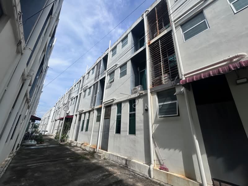 3-storey Terraced House for Sale in Kajang (Selangor) - Jaze Ong - Exterior - PropertyGuru.com.my