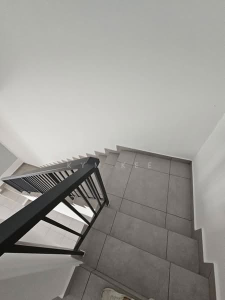 2-storey Terraced House for Sale in Taman Mount Austin (Tebrau) - Kym Kee - Corridor - PropertyGuru.com.my