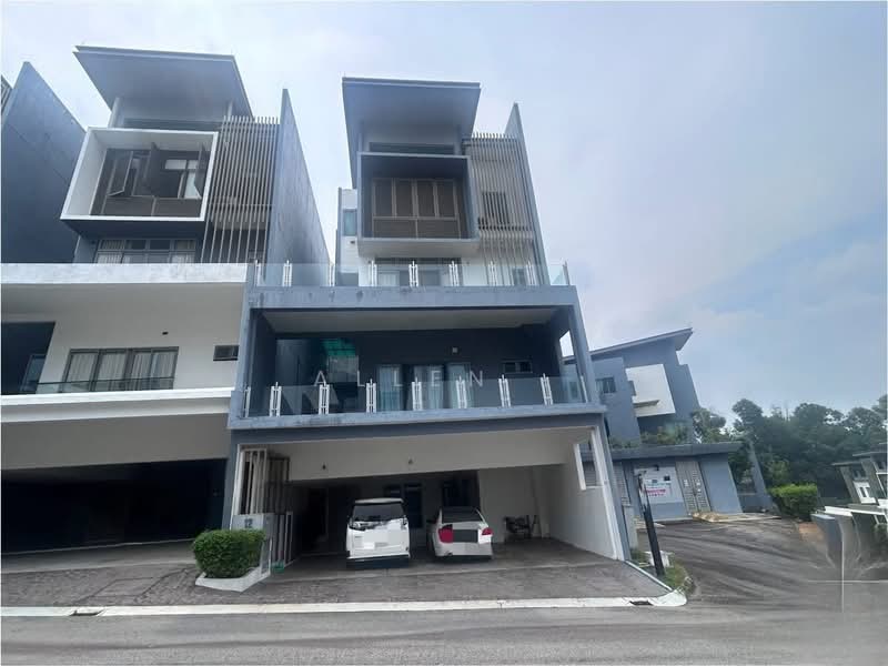 Rumah Teres 3 Tingkat untuk Dijual di Bandar Putra Permai (Seri Kembangan) - Allen . - Exterior - PropertyGuru.com.my