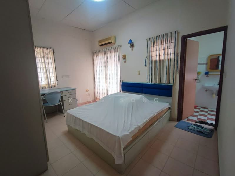 Rumah Teres 2 Tingkat untuk Dijual di Ayer Keroh (Melaka) - King Song - PropertyGuru.com.my