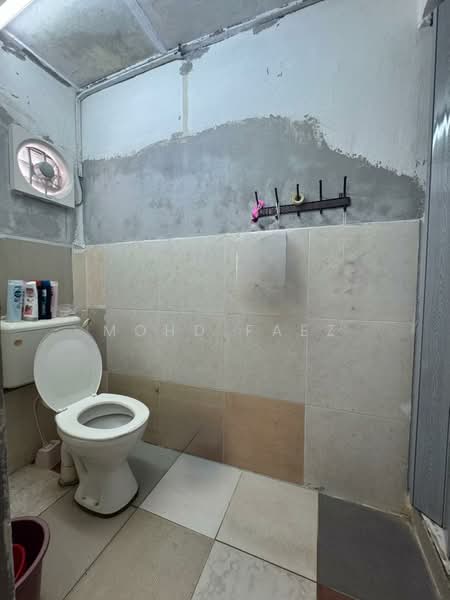 2-storey Terraced House for Sale in Taman Nora (Ulu Tiram) - Mohd Faez - Bathroom - PropertyGuru.com.my