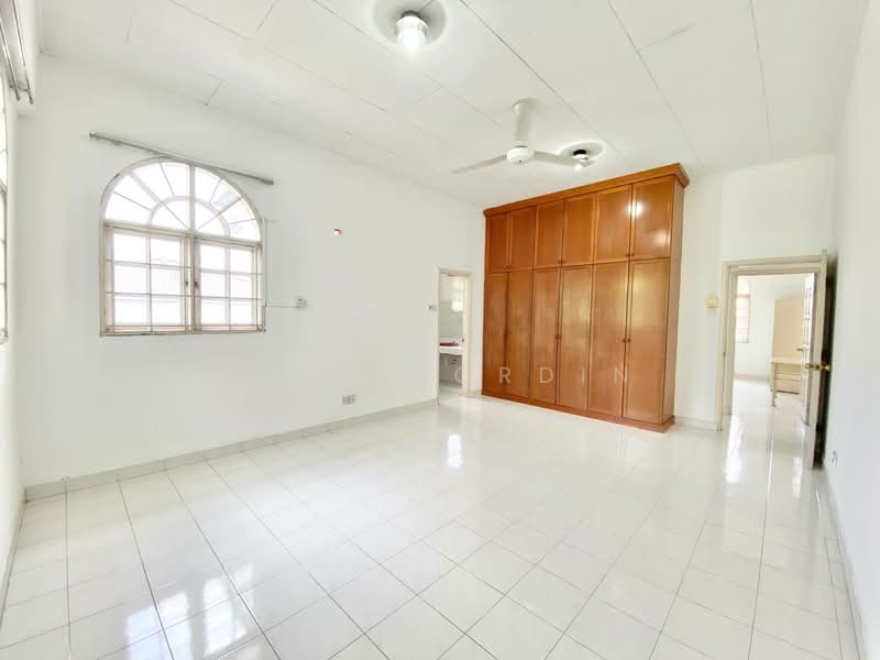 Bungalow for Sale in Seksyen 6 (Shah Alam) - Sa'a Nordin - Bedroom - PropertyGuru.com.my