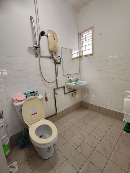 2-storey Terraced House for Sale in Taman Tun Dr Ismail (Kuala Lumpur) - Elvis Kok - Bathroom - PropertyGuru.com.my