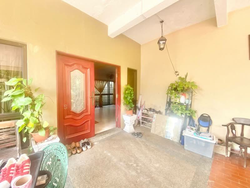 Bungalow for Sale in Seksyen 6 (Shah Alam) - Sa'a Nordin - Entrance - PropertyGuru.com.my