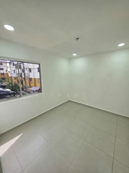Flat for Sale at Flat Bandar Selesa Jaya @ Jalan Silat Gayong - Stephany . - Interior - PropertyGuru.com.my