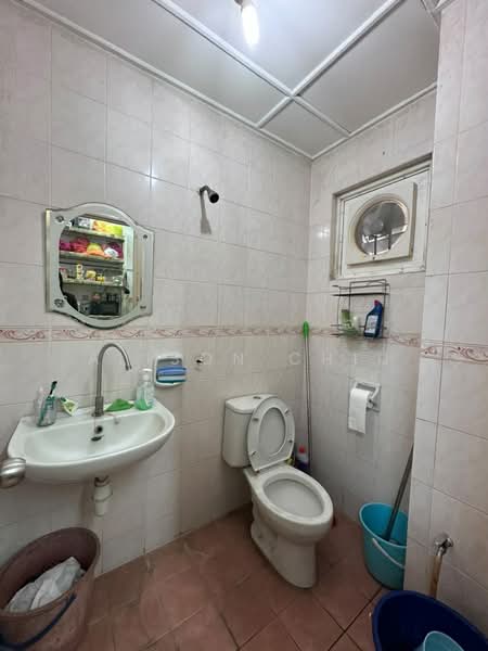 2-storey Terraced House for Sale in Taman Usahawan (Kepong) - Alison Chiu - Bathroom - PropertyGuru.com.my