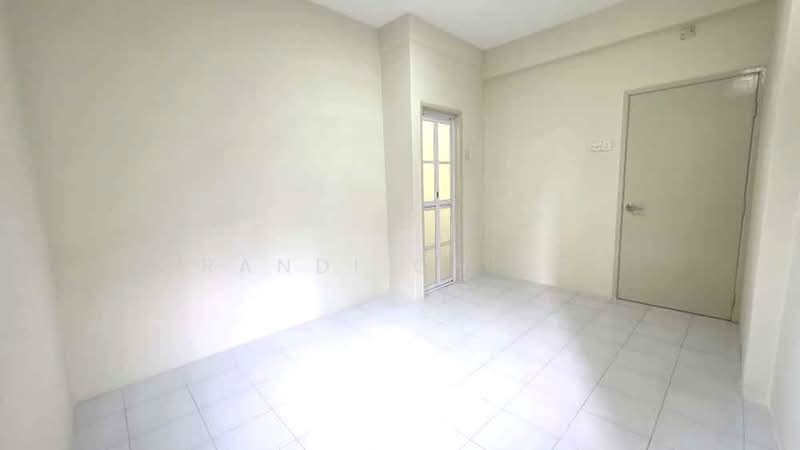 Pangsapuri untuk Dijual di Kingfisher Series - Randi Ch'ng - Master Bedroom - PropertyGuru.com.my