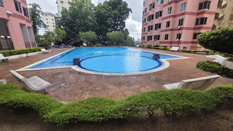 Pangsapuri untuk Dijual di Kingfisher Series - Randi Ch'ng - Swimming poor - PropertyGuru.com.my