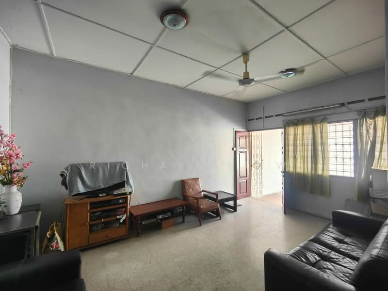 1-storey Terraced House for Sale in SS3 (Petaling Jaya) - Richard Liew - Living Room - PropertyGuru.com.my