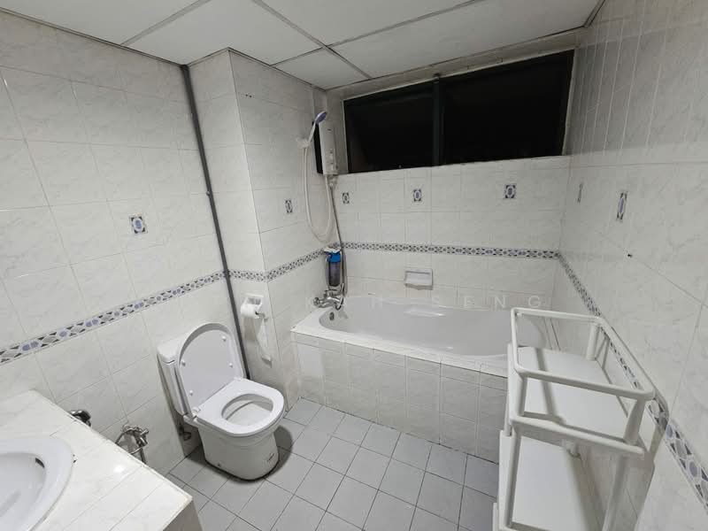 Kondominium untuk Disewa di Vista Damai - Chen Kah Seng - Bathroom - PropertyGuru.com.my