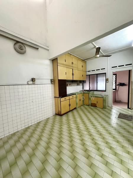 2-storey Terraced House for Rent in Taman Johor Jaya (Johor Bahru) - Nick Low - Kitchen - PropertyGuru.com.my