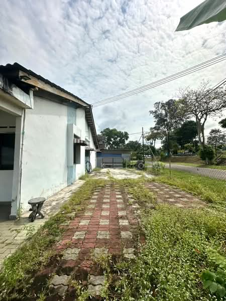 2-storey Terraced House for Rent in Taman Johor Jaya (Johor Bahru) - Nick Low - Exterior - PropertyGuru.com.my