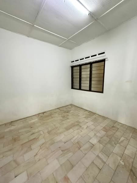 2-storey Terraced House for Rent in Taman Johor Jaya (Johor Bahru) - Nick Low - Interior - PropertyGuru.com.my