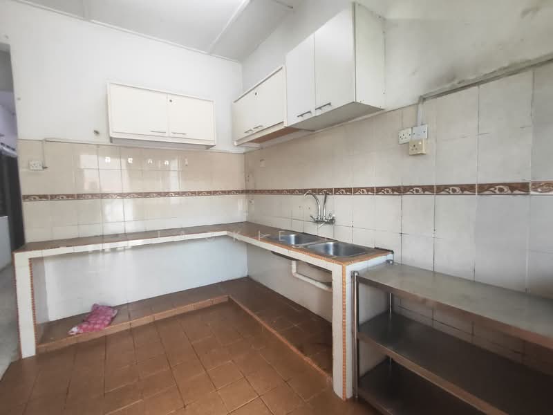 1-storey Terraced House for Sale in SS 3, Taman Universiti (Petaling Jaya) - Jackie Tan - Kitchen - PropertyGuru.com.my