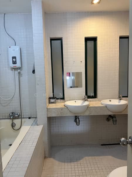 Kondominium untuk Dijual di 10 Semantan Suites - Chen Kah Seng - Bathroom - PropertyGuru.com.my