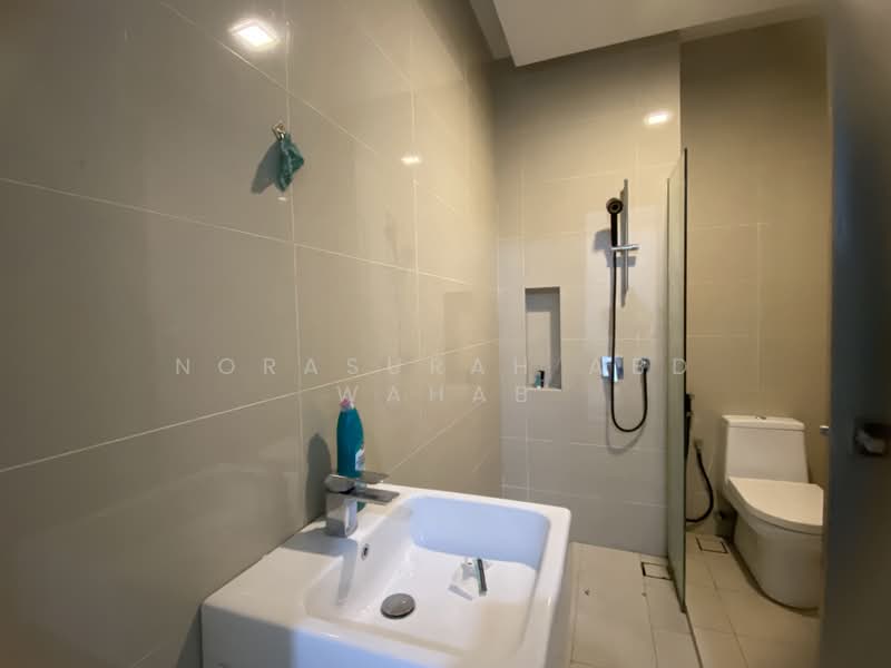Zero-Lot Bungalow for Rent in Cyberjaya (Selangor) - Norasurah Abd Wahab - Bathroom - PropertyGuru.com.my