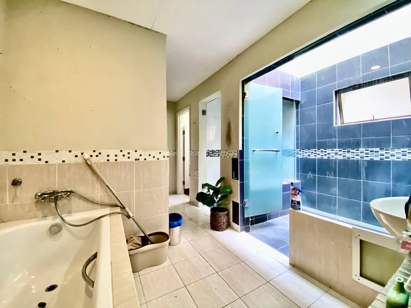 Kondominium untuk Disewa di Seri Maya Condominium - Yasmin Sulaiman - Bathroom - PropertyGuru.com.my