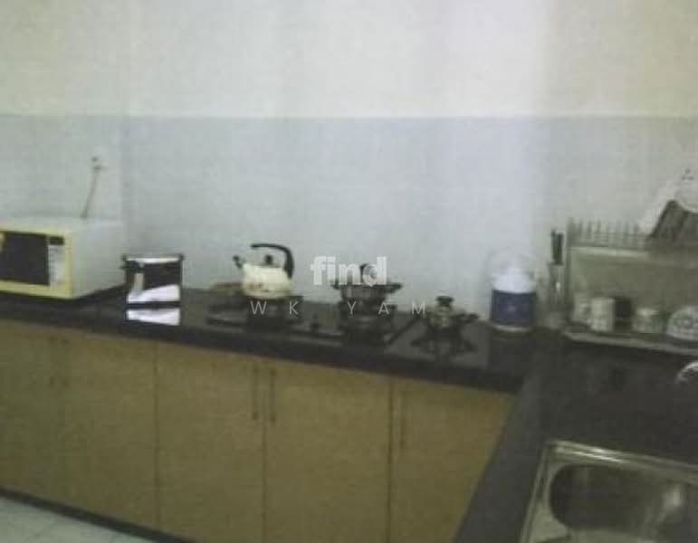 Kondominium untuk Disewa di Putra Place Condominium - WK Yam - Kitchen - PropertyGuru.com.my
