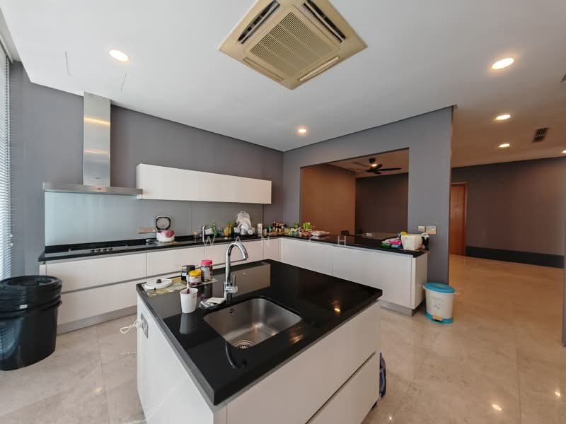 Servis Apartment untuk Dijual di The Oval - Wan CH - Kitchen - PropertyGuru.com.my