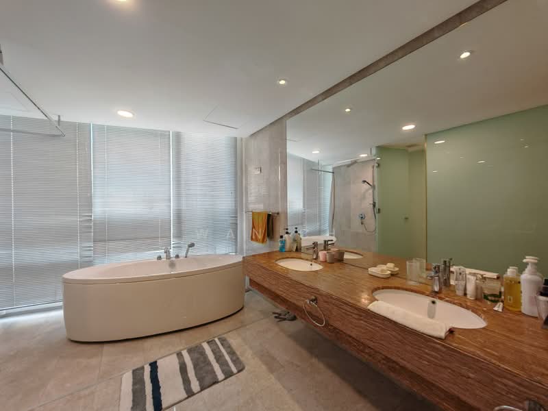 Servis Apartment untuk Dijual di The Oval - Wan CH - Bathroom - PropertyGuru.com.my