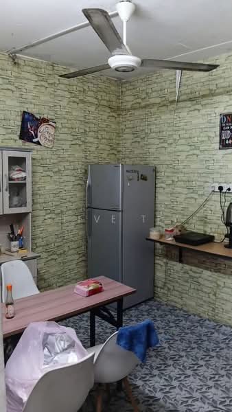Flat for Sale at Taman Scientex - Steve Tey - Kitchen - PropertyGuru.com.my