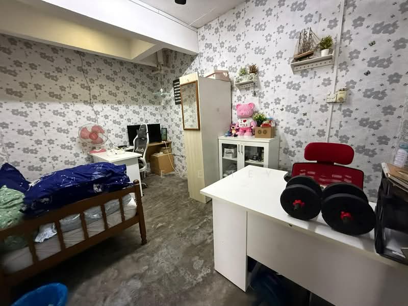 Rumah Flat untuk Dijual di Taman Scientex - Steve Tey - Bedroom - PropertyGuru.com.my