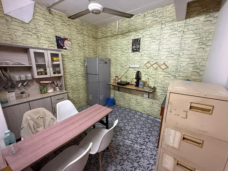 Rumah Flat untuk Dijual di Taman Scientex - Steve Tey - Kitchen - PropertyGuru.com.my
