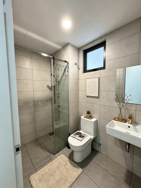 Servis Apartment untuk Disewa di Serviced Residence @ Sunway D'hill Residences - Wong Jun Yao - Bathroom - PropertyGuru.com.my
